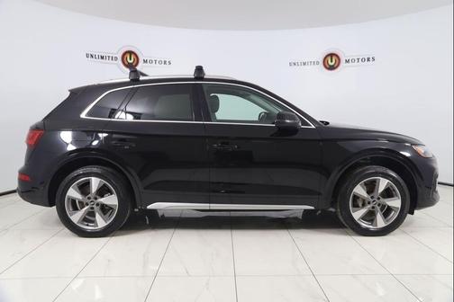 Mythos Black Metallic 2023 Audi Q5 40 Premium