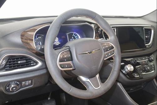 2022 Chrysler Pacifica L