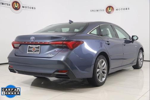 2019 Toyota Avalon Hybrid XLE