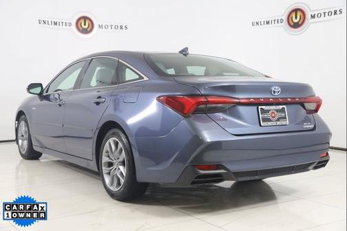 2019 Toyota Avalon Hybrid XLE
