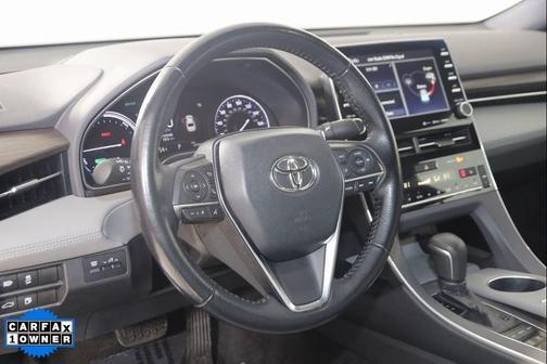 2019 Toyota Avalon Hybrid XLE