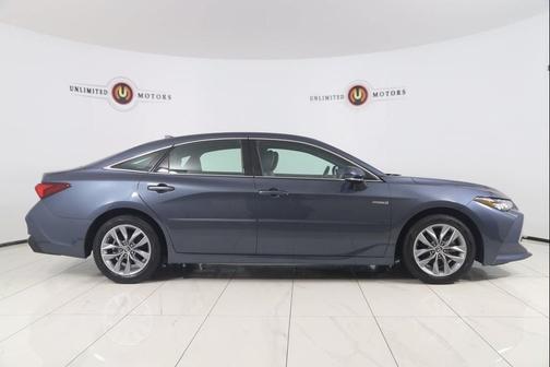 2019 Toyota Avalon Hybrid XLE