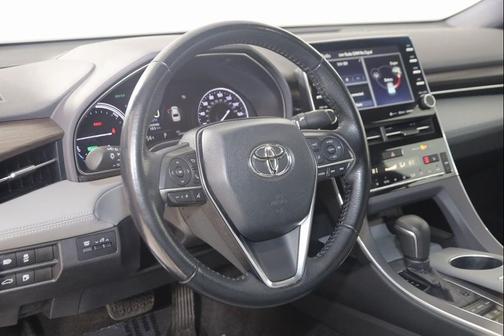 2019 Toyota Avalon Hybrid XLE