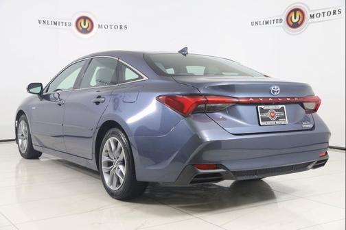 2019 Toyota Avalon Hybrid XLE