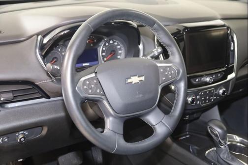 Mosaic Black Metallic 2023 Chevrolet Traverse LT Leather
