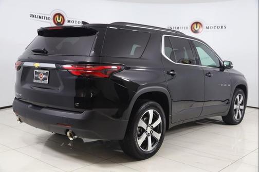 Mosaic Black Metallic 2023 Chevrolet Traverse LT Leather