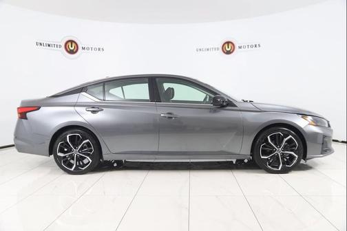 2023 Nissan Altima SR FWD