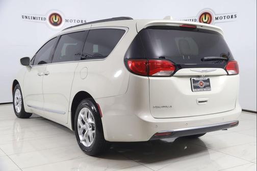 Tusk White 2017 Chrysler Pacifica Touring-L