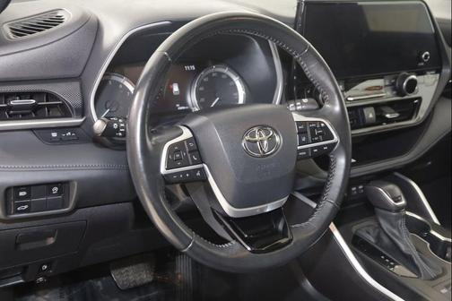 2023 Toyota Highlander XSE