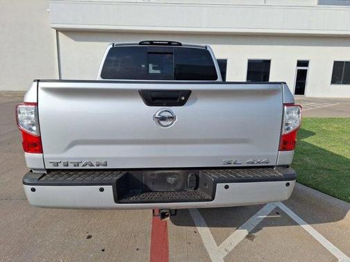 2017 Nissan Titan SL