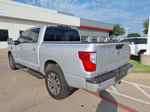 2017 Nissan Titan SL
