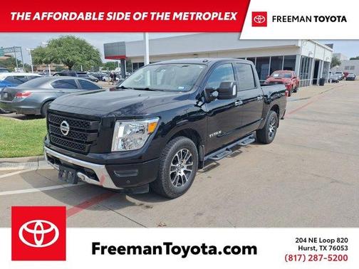 2021 Nissan Titan SV