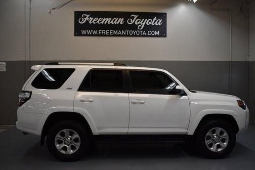Photo 5 of 38 of 2019 Toyota 4Runner SR5 Premium