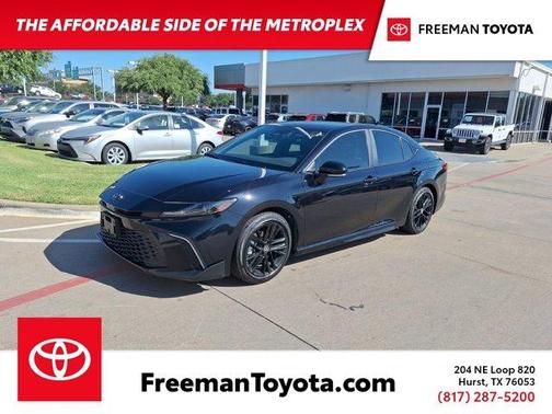2025 Toyota Camry SE