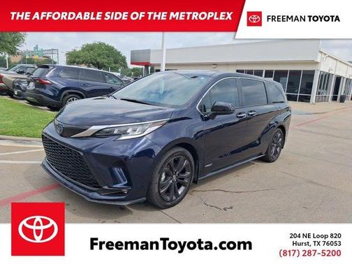 2021 Toyota Sienna XSE 7 Passenger