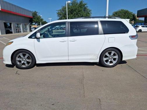 2011 Toyota Sienna SE