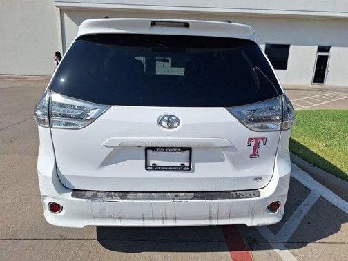 2011 Toyota Sienna SE