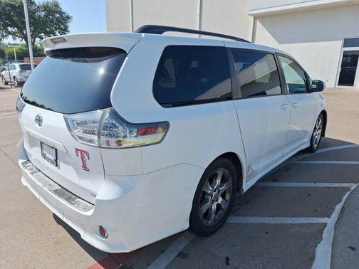 2011 Toyota Sienna SE