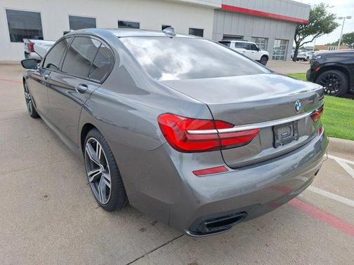 2019 BMW 750 i