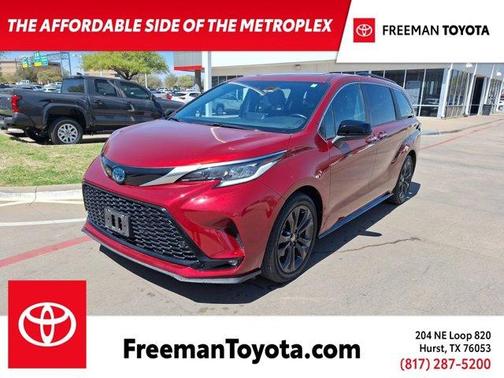 2022 Toyota Sienna XSE 7 Passenger