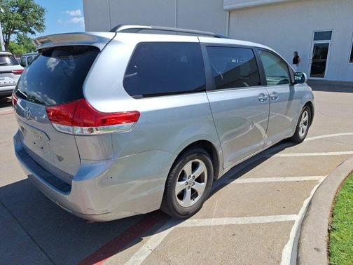 2014 Toyota Sienna LE