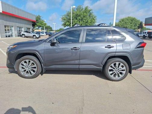 2023 Toyota RAV4 XLE Premium