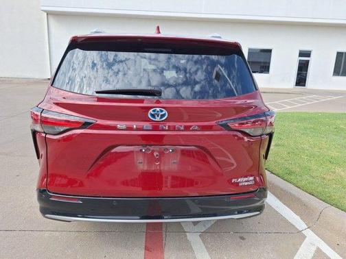 2021 Toyota Sienna Platinum