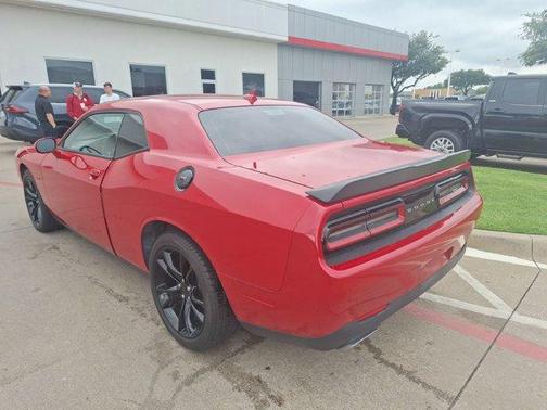 2016 Dodge Challenger R/T Plus