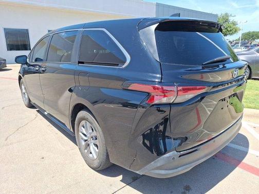 2022 Toyota Sienna XLE