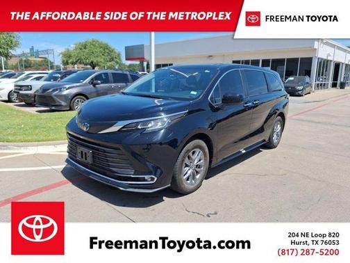 2022 Toyota Sienna XLE