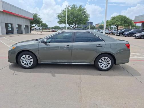 2014 Toyota Camry LE