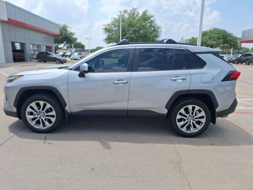 2023 Toyota RAV4 XLE Premium
