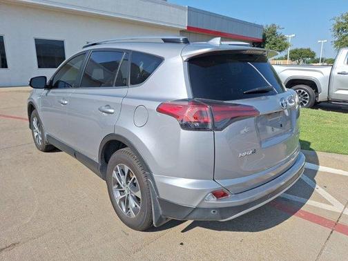 2018 Toyota RAV4 Hybrid XLE