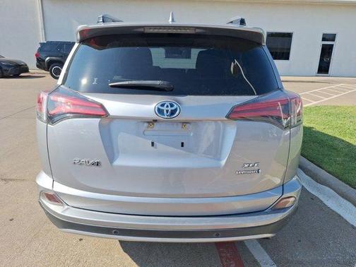 2018 Toyota RAV4 Hybrid XLE