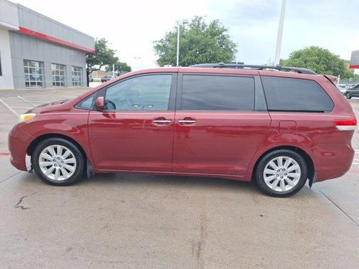 2011 Toyota Sienna Base