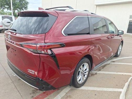 2024 Toyota Sienna Limited