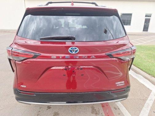 2024 Toyota Sienna Limited