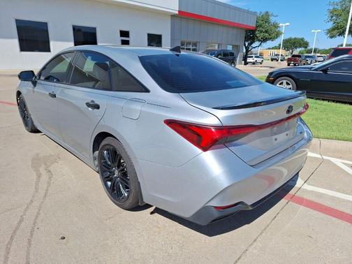 2022 Toyota Avalon Hybrid XSE Nightshade