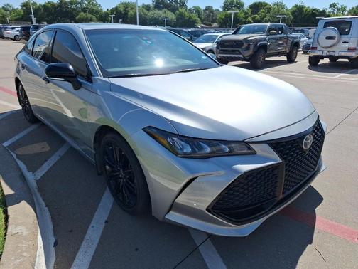 2022 Toyota Avalon Hybrid XSE Nightshade