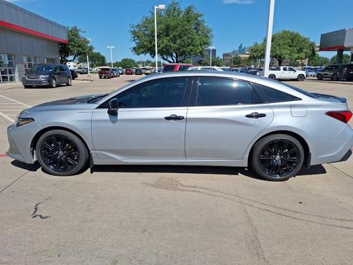 2022 Toyota Avalon Hybrid XSE Nightshade