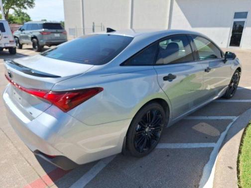 2022 Toyota Avalon Hybrid XSE Nightshade