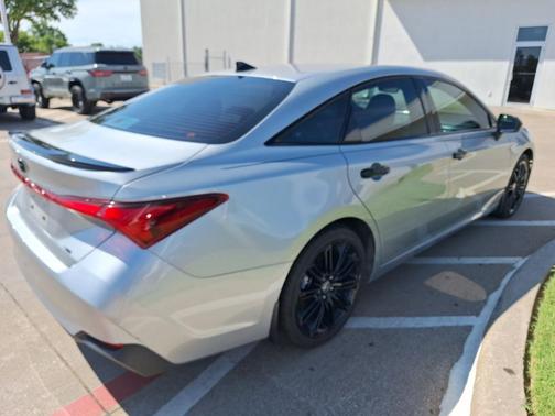 2022 Toyota Avalon Hybrid XSE Nightshade