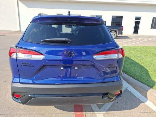 2025 Toyota Corolla Cross Hybrid SE