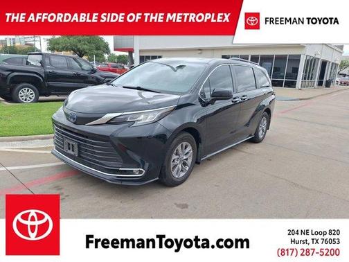 2022 Toyota Sienna XLE