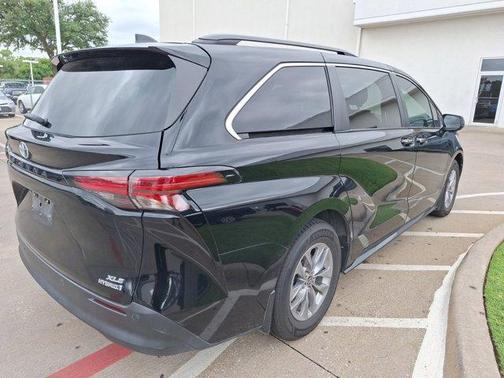 2022 Toyota Sienna XLE