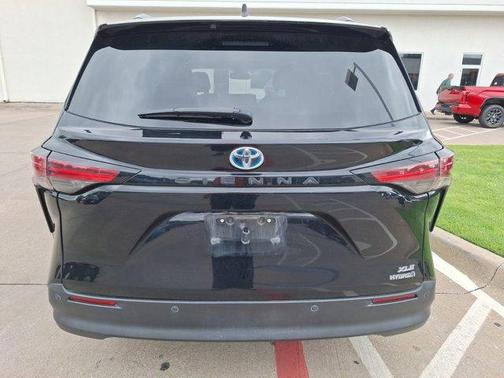 2022 Toyota Sienna XLE