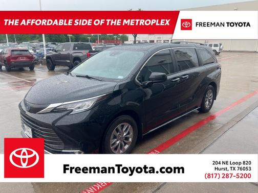 2022 Toyota Sienna XLE