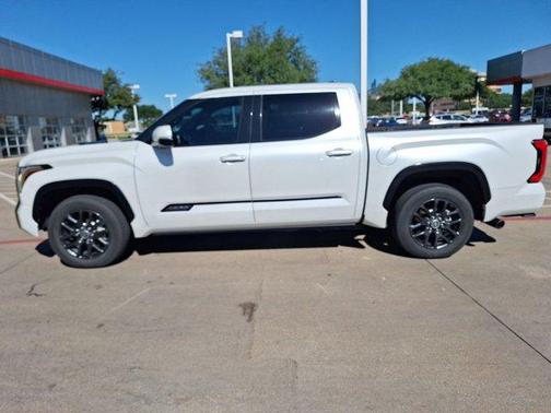 2022 Toyota Tundra Hybrid Platinum