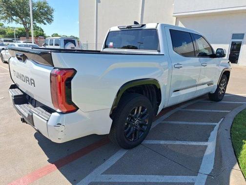 2022 Toyota Tundra Hybrid Platinum
