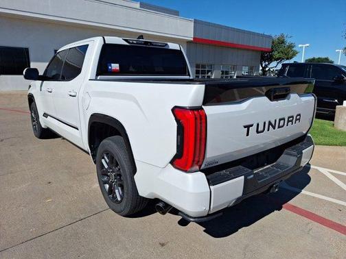 2022 Toyota Tundra Hybrid Platinum